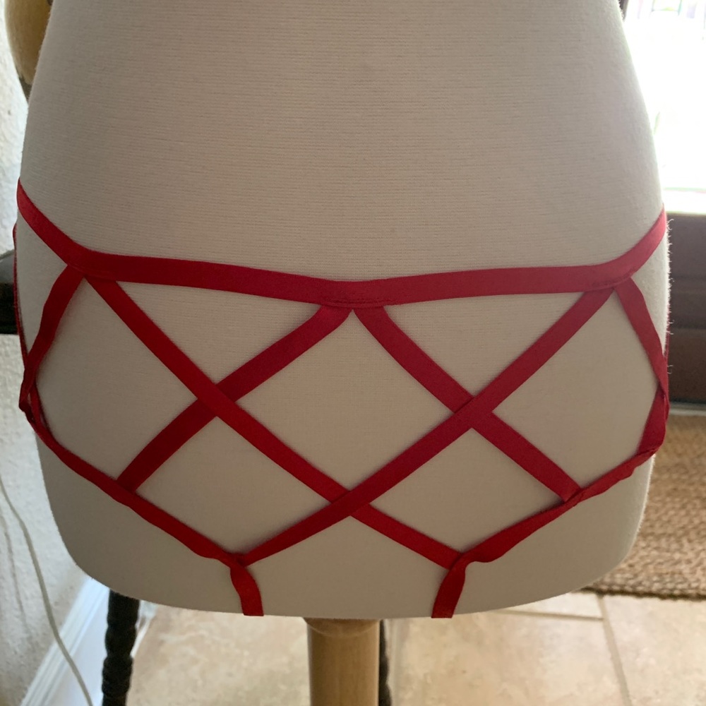Victoria’s Secret XL Red Elastic String Panties Pink Bow Very Sexy Cheeky NWOT